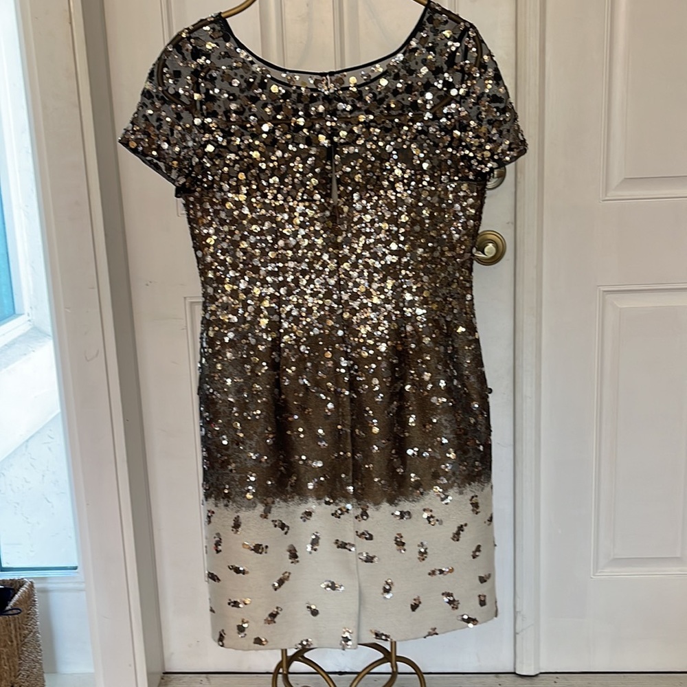 Carolina Herrera Gold and Ivory Sequin Midi Dress with Short Sleeves - Picture 2 of 7